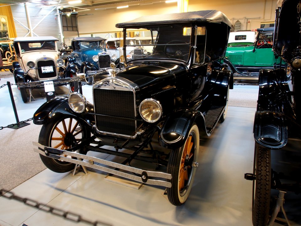 1926_Ford_T_Open_Touring_pic1