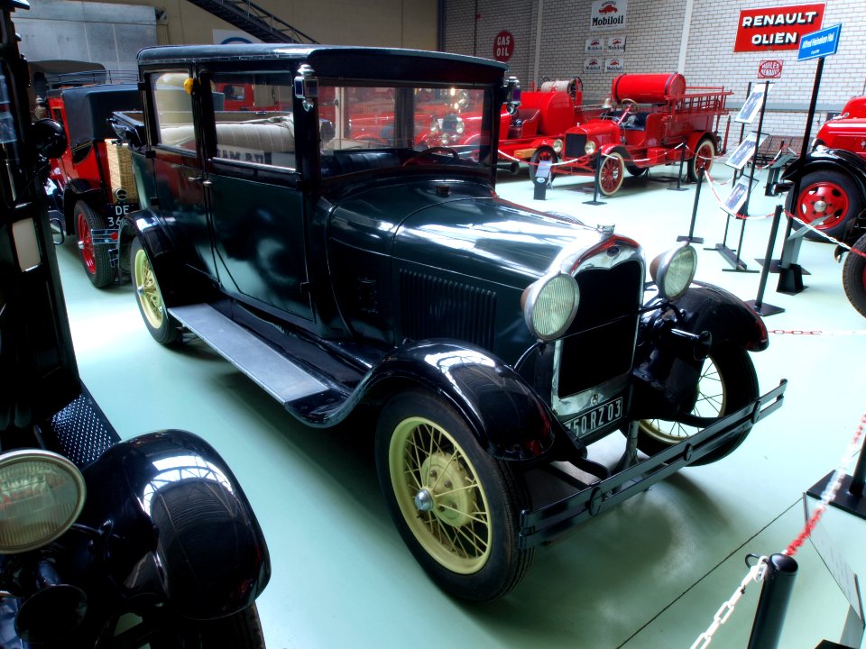 1929_Ford_Model_A_Landaulette_pic2