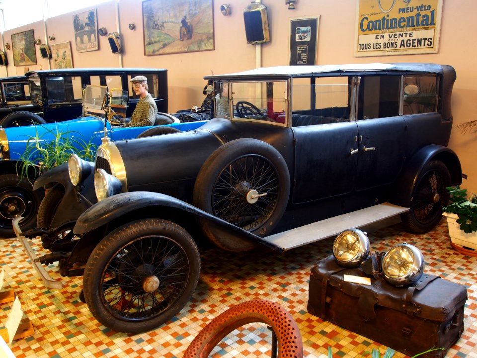 1925_Talbot_DS_12CV,_4cyl,_six_seater_at_the_Musée_Automobile_de_Vendée_pic-3