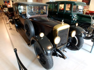 1925_Daimler_45-HP_Open_Drive_Limousine_p1