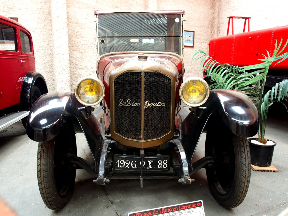 1926_De_Dion-Bouton_Type_IW,_4_cylinders,_1800_cm3,_43hp,_pic1
