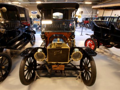 1914_Ford_T_Runabout_pic2