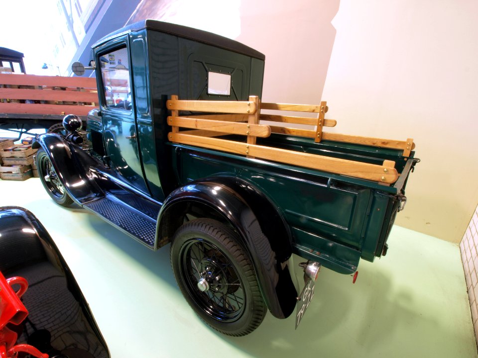 1927_Ford_82_A_Pickup,_pic2