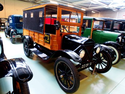 1923_Ford_Model_T_Passenger_Bus_pic6
