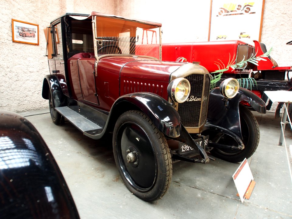 1926_De_Dion-Bouton_Type_IW,_4_cylinders,_1800_cm3,_43hp,_pic2