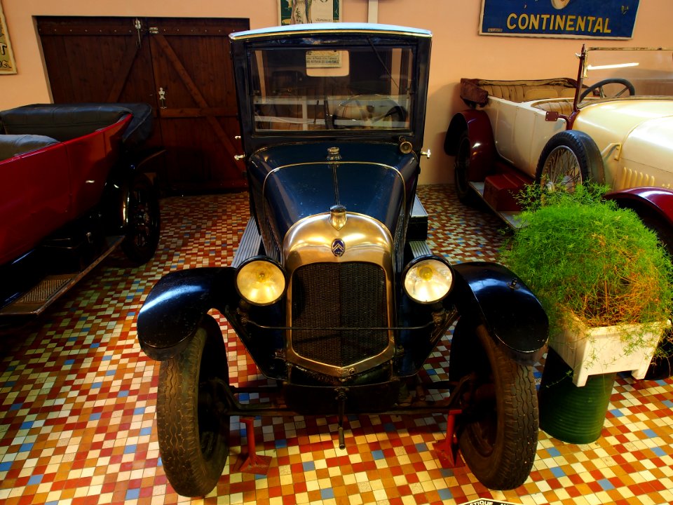 1922_Citroën_B2,_10CV,_1450cc,_4cyl,_at_the_Musée_Automobile_de_Vendée_pic-2