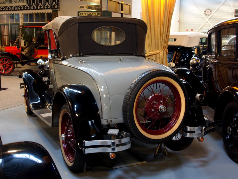 1927_Ford_A_40A_Standard_Roadster_pic3