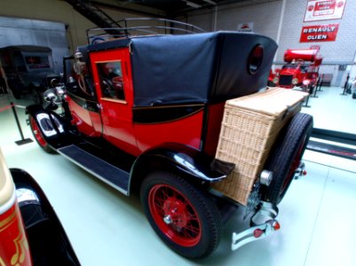 1928_Ford_A_Landaulette_pic2-001