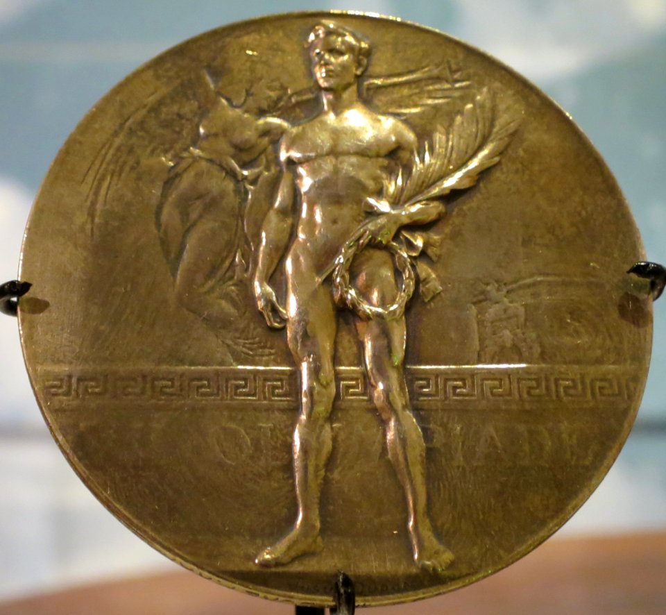 1920_summer_Olympic_gold_medal_awarded_to_Duke_Kahanamoku,_Bishop_Museum