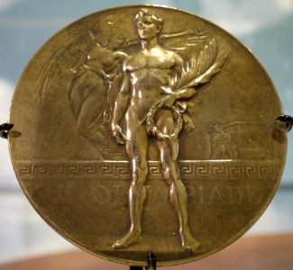 1920_summer_Olympic_gold_medal_awarded_to_Duke_Kahanamoku,_Bishop_Museum