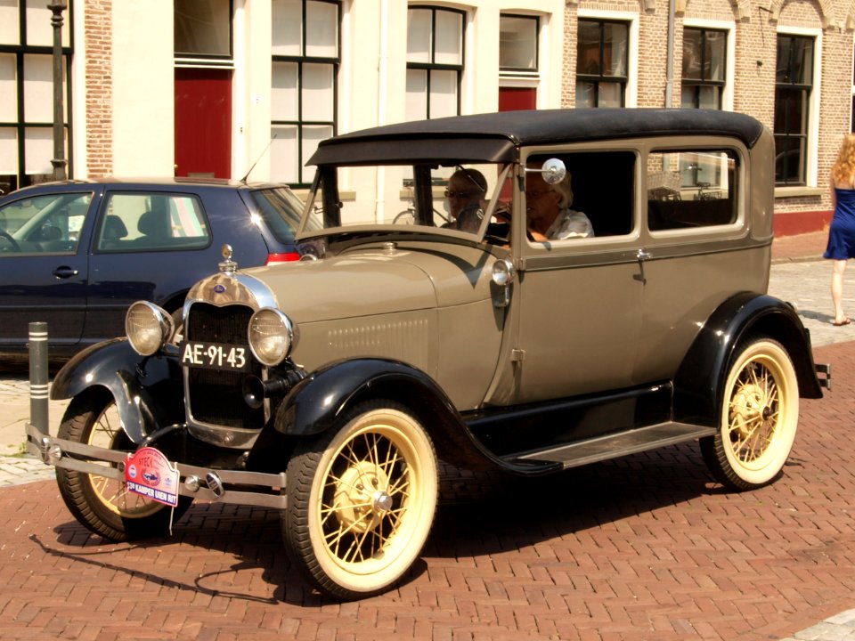 1928_Ford_A_photo1