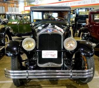 1928_Buick_Standard_6,_Model_27_-_Automobile_Driving_Museum_-_El_Segundo,_CA_-_DSC02114