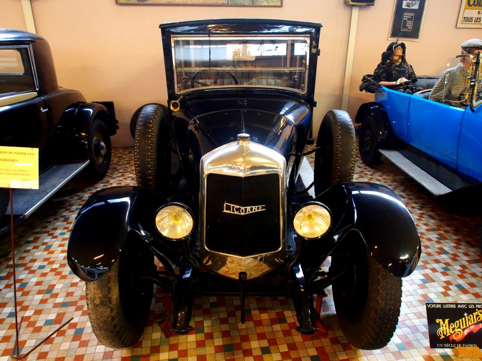 1926_La_Licorne_B7_W4_Ballot_9-12_CV_at_the_Musée_Automobile_de_Vendée_pic-1