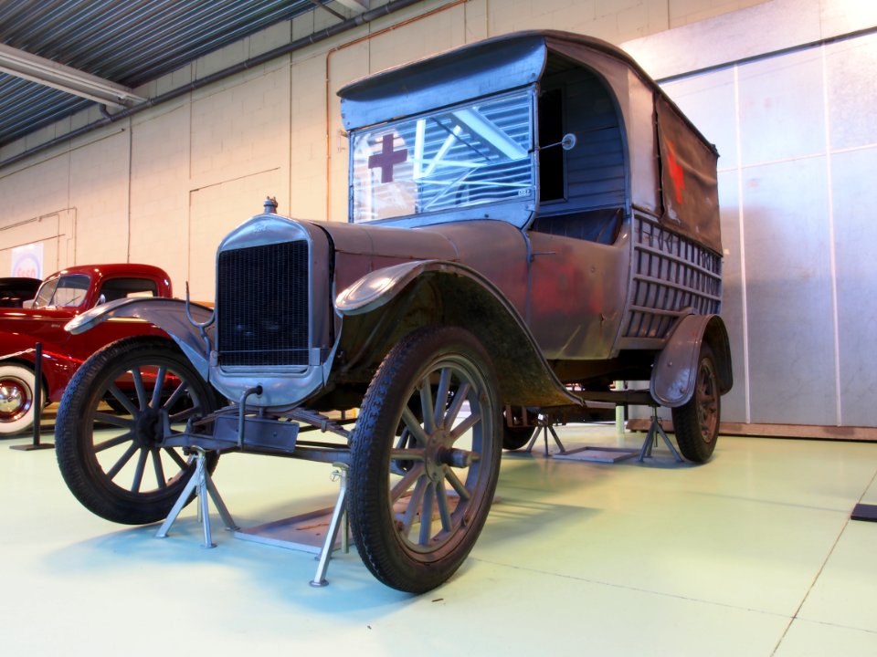 1921_Ford_T_Ambulance_pic2