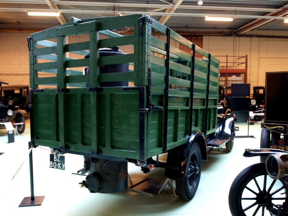 1928_Ford_Model_A_188A_Truck_pic4