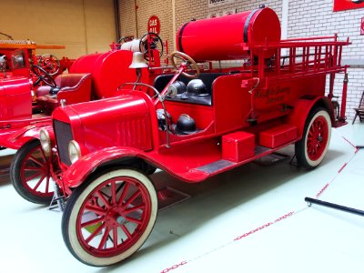 1920_Ford_Model_T_fire_truck_picA