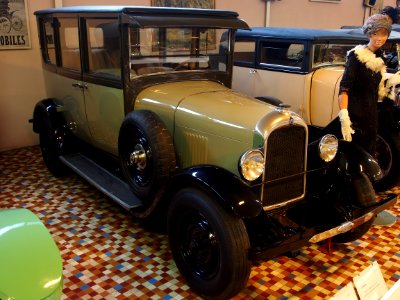 1927_Citroën_Type_B14F_four_cylinder_9CV_at_the_Musée_Automobile_de_Vendée_pic-1