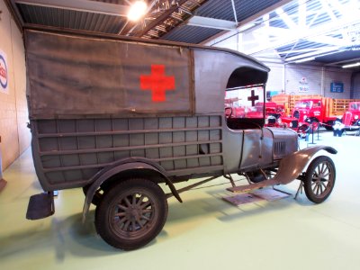 1921_Ford_T_Ambulance_pic6