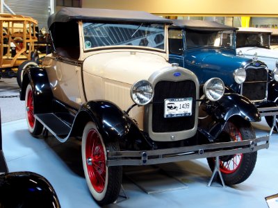 1928_Ford_A_40A_Sport_Standard_Roadster_pic2
