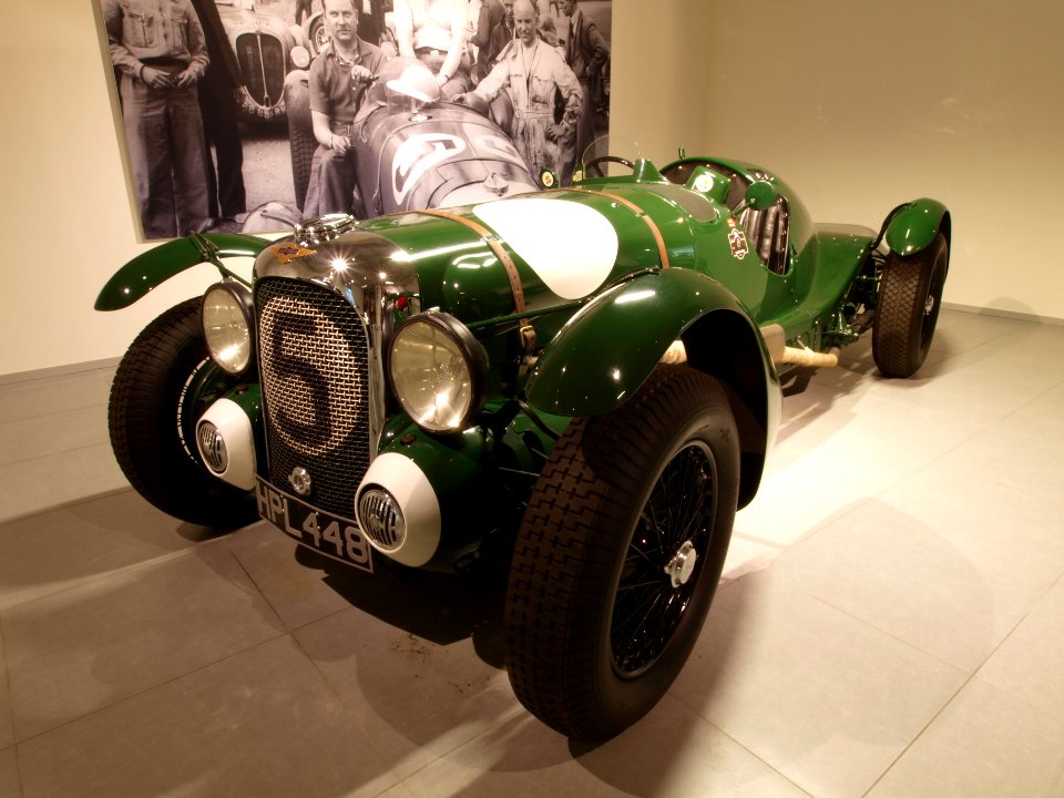 1939_Lagonda_V12_Le_Mans_Works_Team_Car_p1