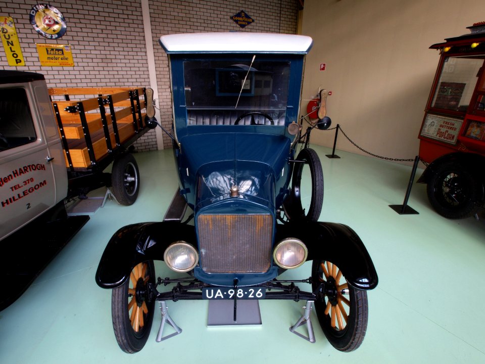 1926_Ford_Model_T_Delivery_pic2