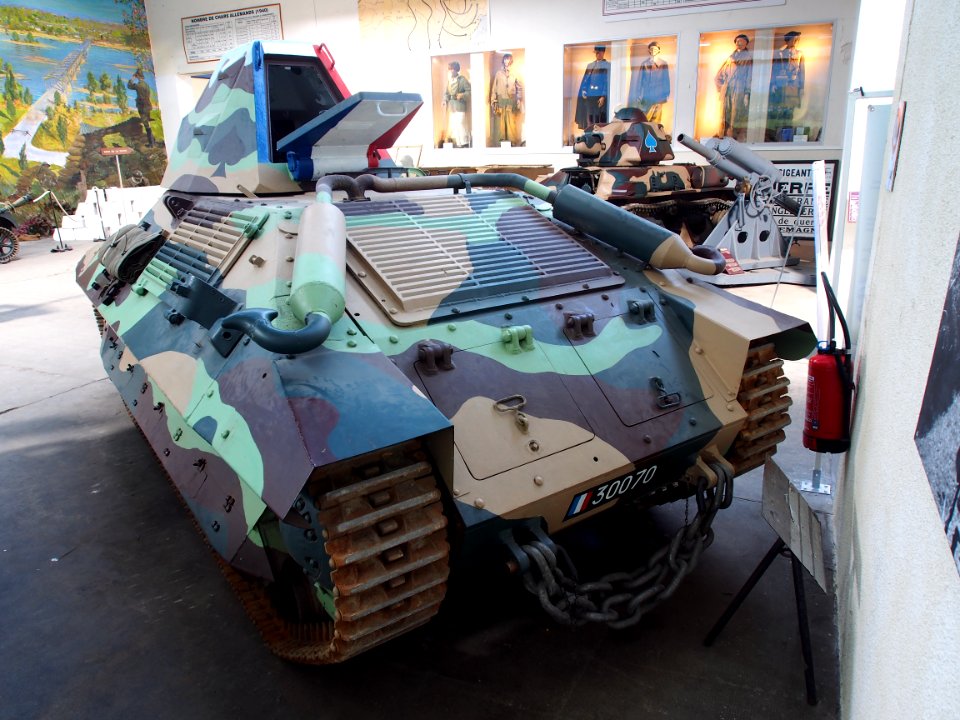 1935_Forges_et_Chantiers_de_la_Méditerranée_FCM_36,_Tanks_in_the_Musée_des_Blindés,_France,_pic-11