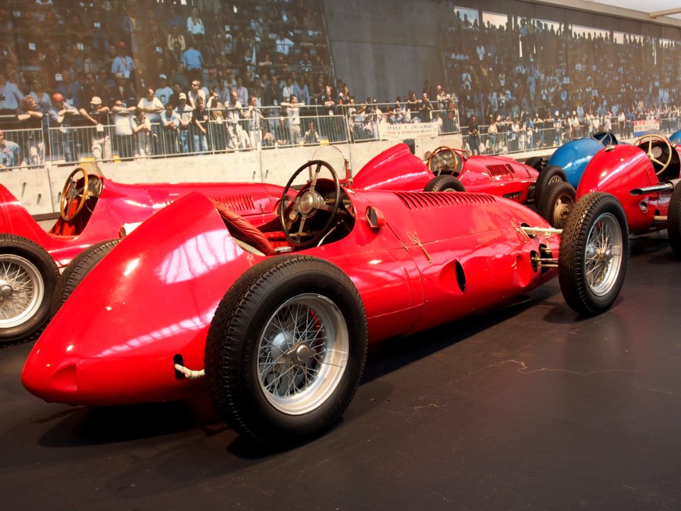 1939_Maserati_GP_4CL,_4_cylinder,_1492cm3,_220hp,_230kmh,_photo_4