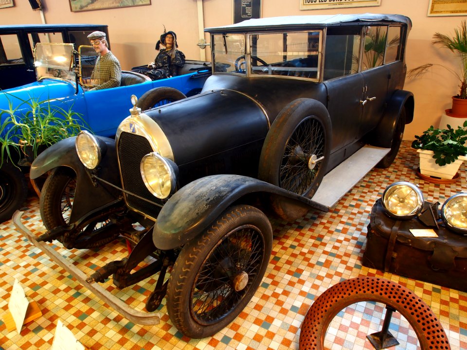 1925_Talbot_DS_12CV,_4cyl,_six_seater_at_the_Musée_Automobile_de_Vendée_pic-2