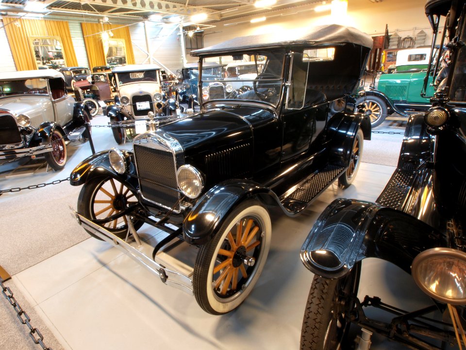 1926_Ford_T_Open_Touring_pic4