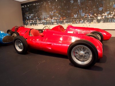 1939_Maserati_GP_4CL,_4_cylinder,_1492cm3,_220hp,_230kmh,_photo_2