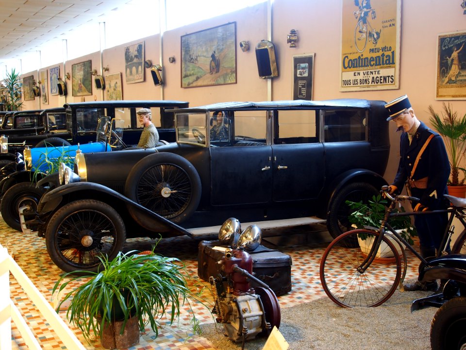 1925_Talbot_DS_12CV,_4cyl,_six_seater_at_the_Musée_Automobile_de_Vendée_pic-4