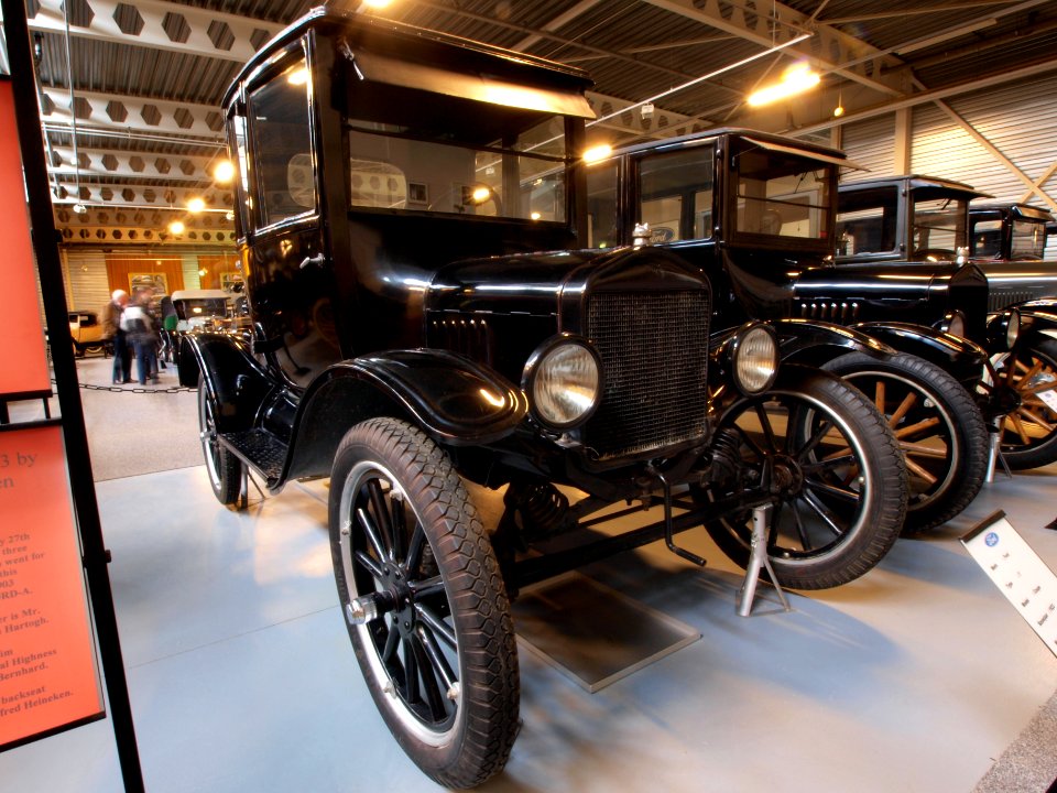 1923_Ford_T_Coupe_pic3