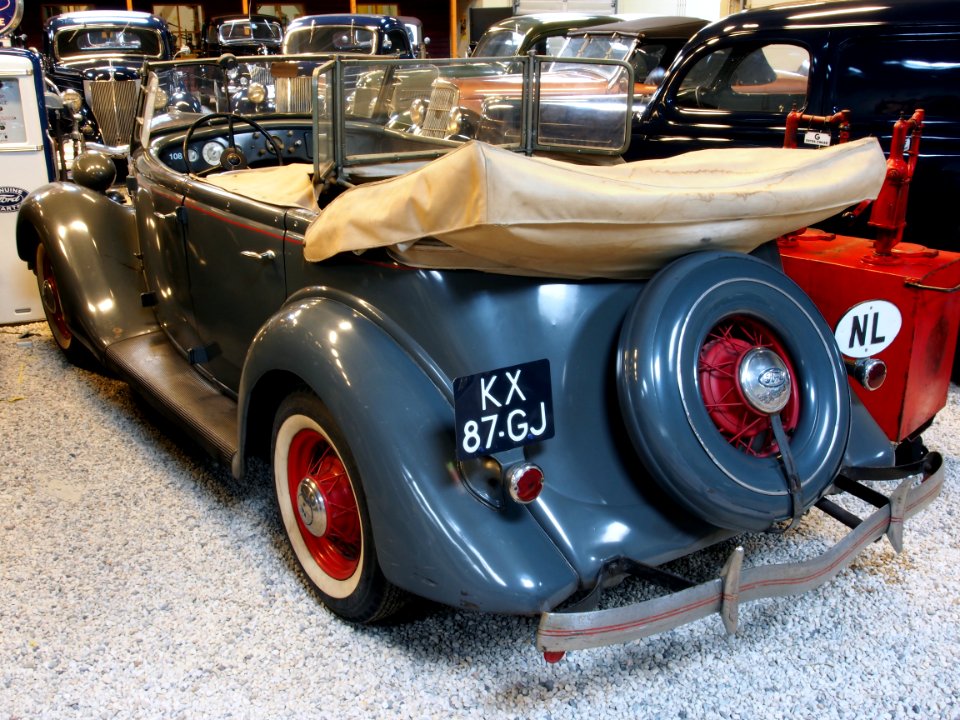 1935_Ford_750_Phaeton_pic4