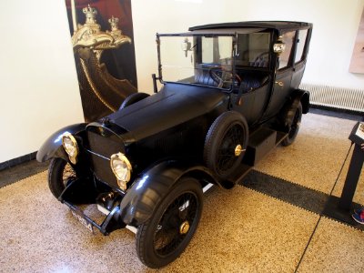 1924_Winton_Six_Limousine_Landaulette_van_HM_Koningin_Emma,_foto4