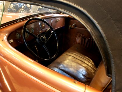 1935_Ford_710_Roadster_pic8