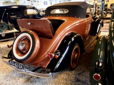 1935_Ford_710_Roadster_pic6