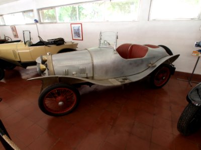 1924_Bugatti_23,_40hp,_1496cc,_100kmh_p3