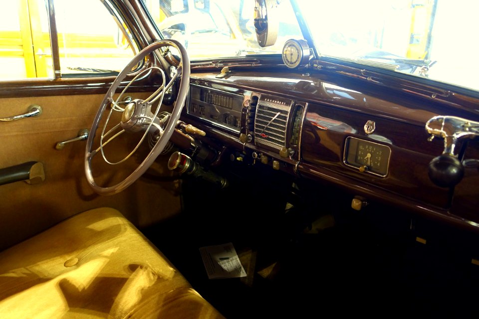 1939_Chevrolet_Master_Deluxe_-_Automobile_Driving_Museum_-_El_Segundo,_CA_-_DSC01649