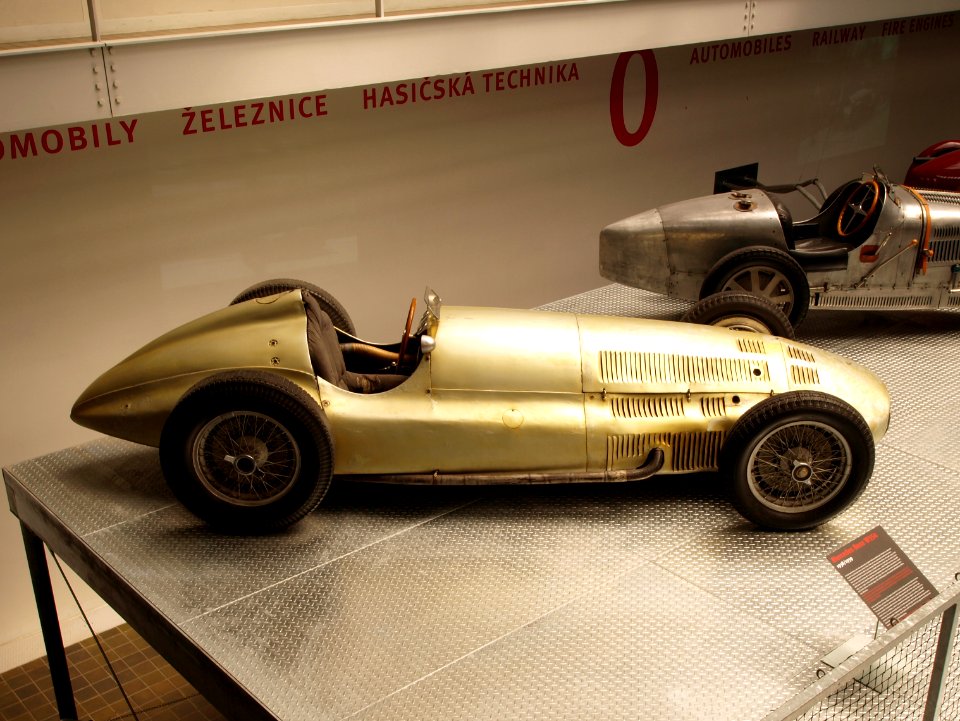 1938_Mercedes_Benz_W154_pic6