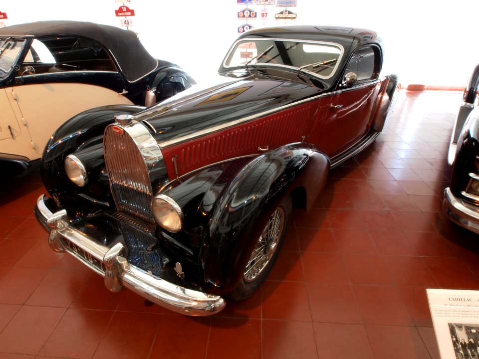 1938_Bugatti_57C,_160hp,_3257cc,_175kmh_photo-1