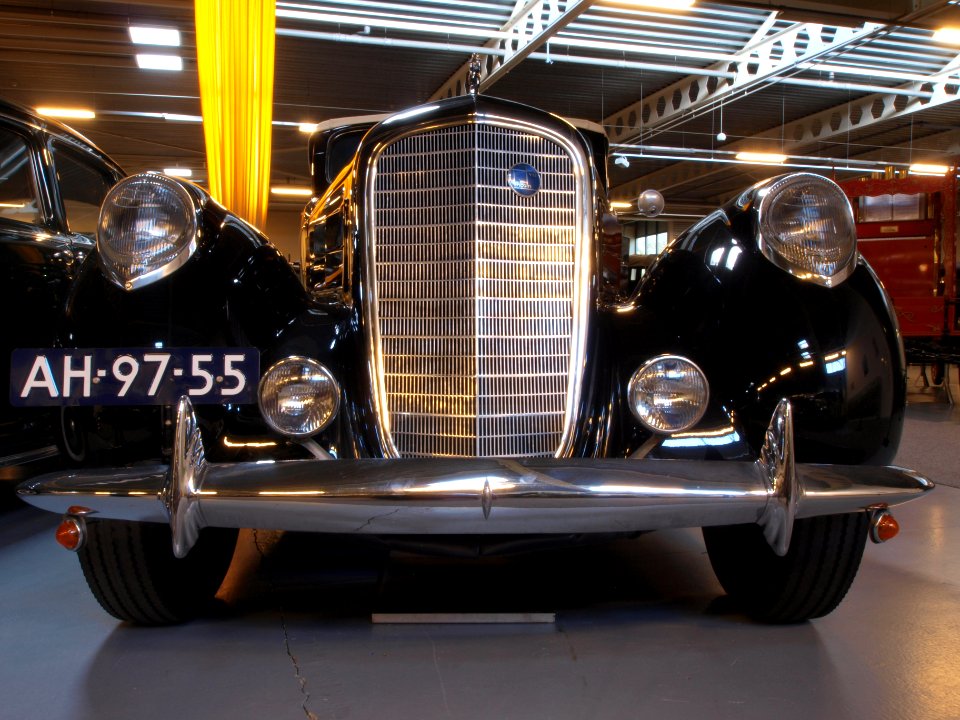 1937_Lincoln_K363A_Converible_Sedan_pic13