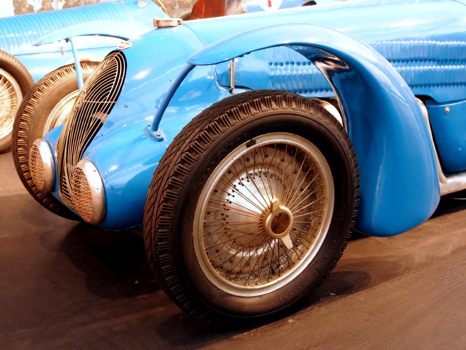 1938_Bugatti_GP_Type_59-50B,_8_cylinders,_4741cm3,_400hp,_300kmh,_photo_1