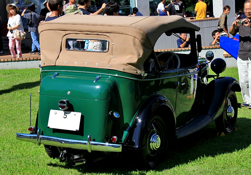 1938_Datsun_Model_17_Phaeton_rear