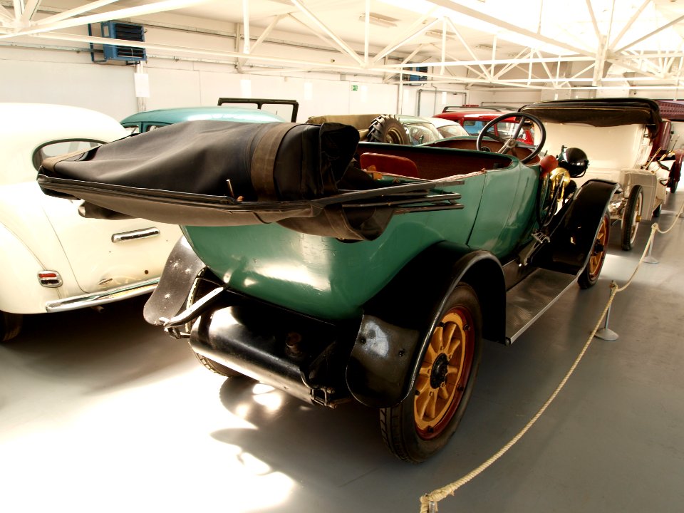 1921Laurin_&_Klement_200_pic1