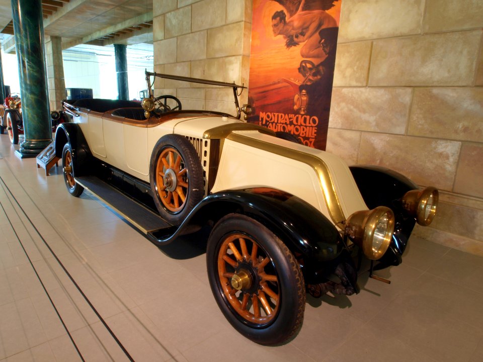 1922_Renault_40CV_Type_JP_Touring_Wiederkehr_p1