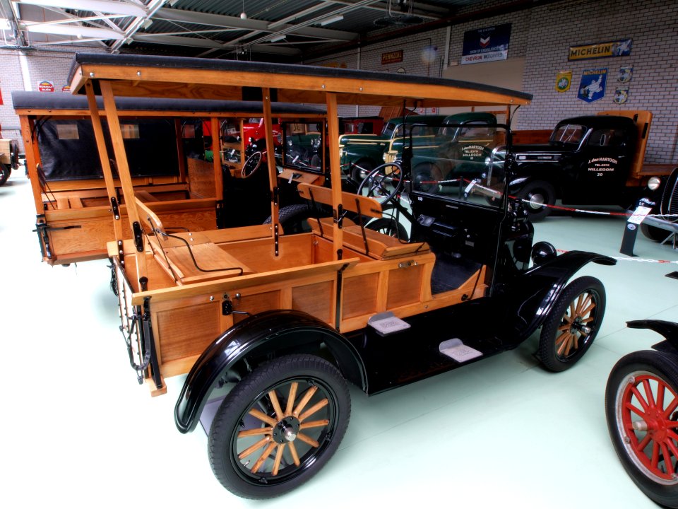 1921_Ford_T_Personenbus_pic4