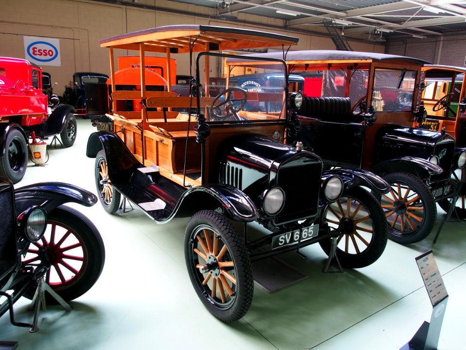 1921_Ford_T_Personenbus_pic7