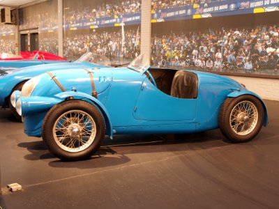 1937_Simca-Gordini,_4_cylinders,_570cm3,_23hp,_125kmh,_photo_4
