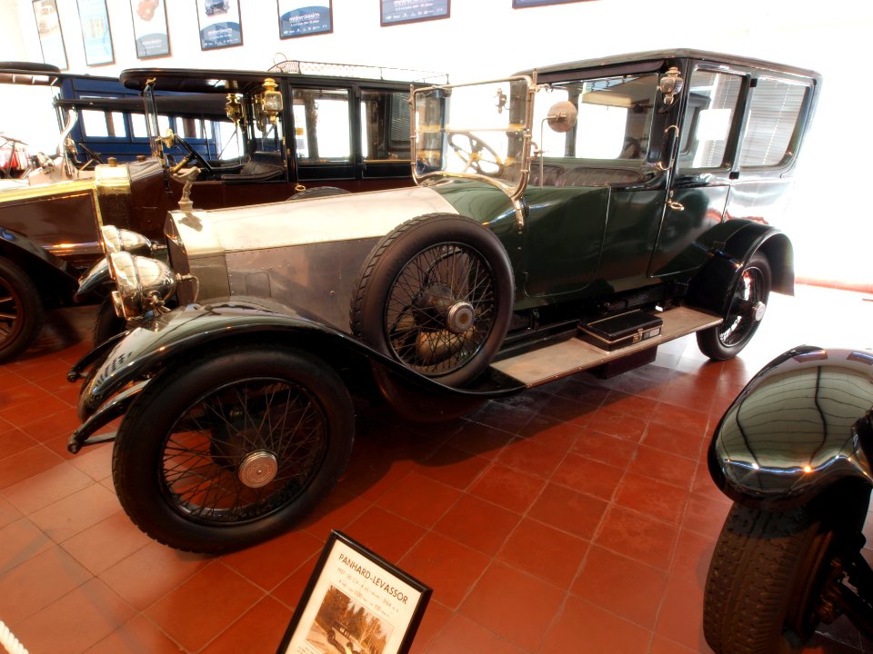 1920_Rolls-Royce_Silver_Ghost_40slash50hp_7434cc,_100kmh,_Chassis_6_YE_4_vel_photo-2