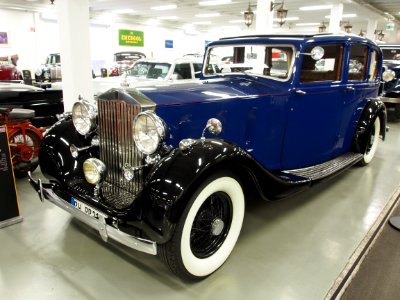 1937_Rolls_Royce_Phantom_III,_7340cc,_160kmh